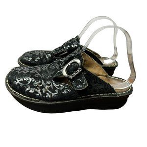 White Mountain Women's 8 Black Embossed Leather Slip On Slides Clogs Mules